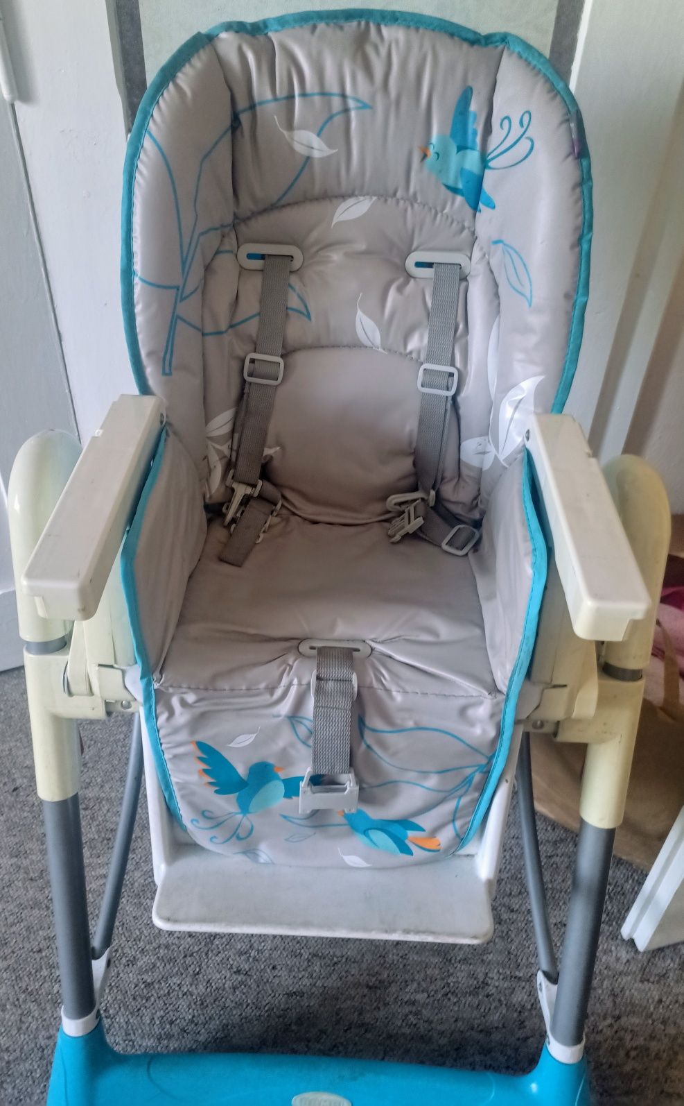 Bezpieczny fotelik do karmienia Baby Design BAMBI składany, 2 nakładki