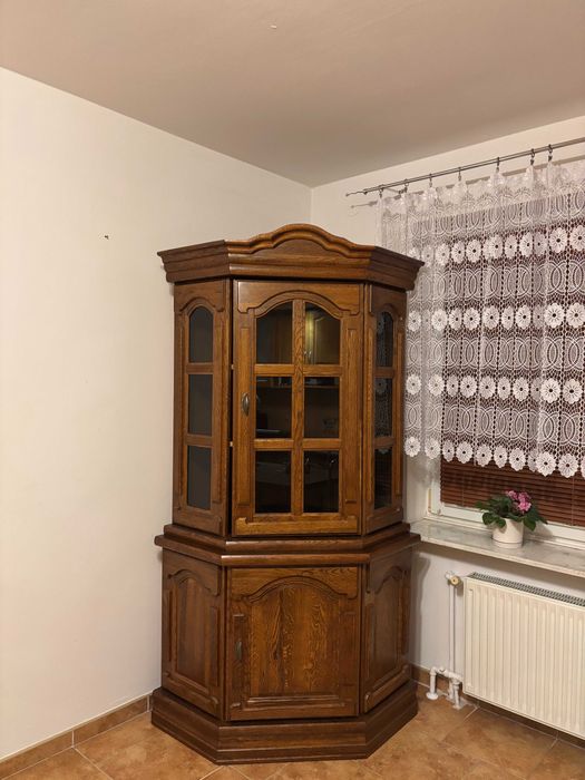 Witryna narożna drewniana