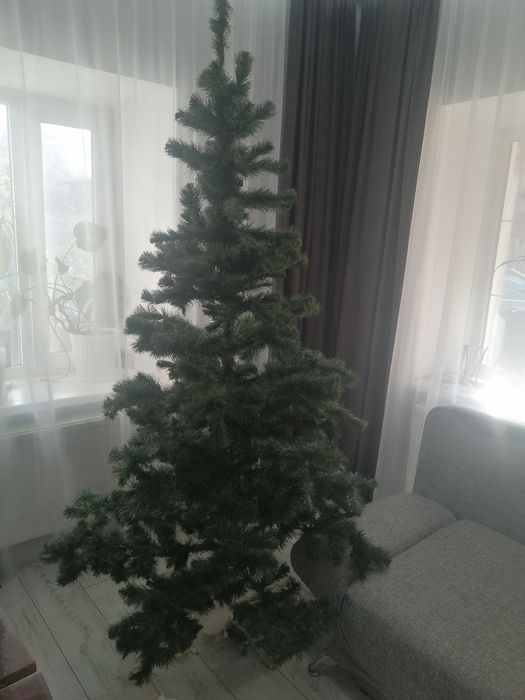 Ялинка штучна (2м.30 см) б/у,