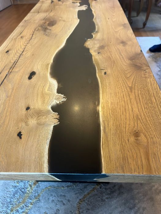 Stolik kawowy z żywicą epoksydową