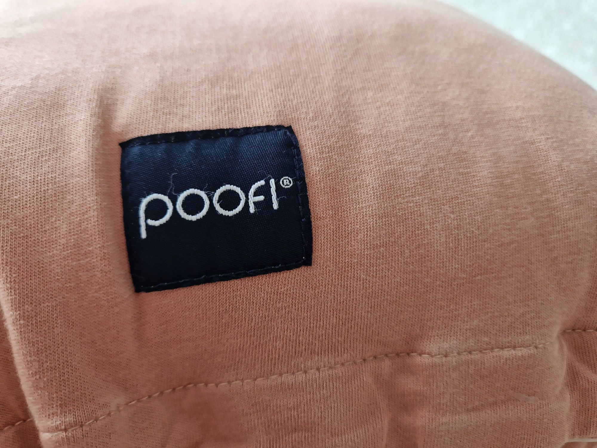Poduszka do karmienia na rękę Poofi