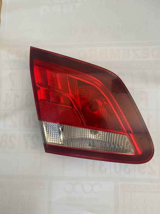 MERCEDES BENZ B W246 PARA VENDA FAROLIM LED TAMPA DA MALA ESQUERDO