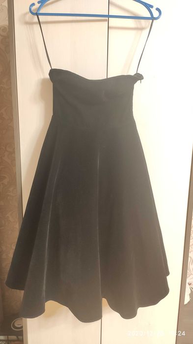 Нарядное платье из велюра на випускний