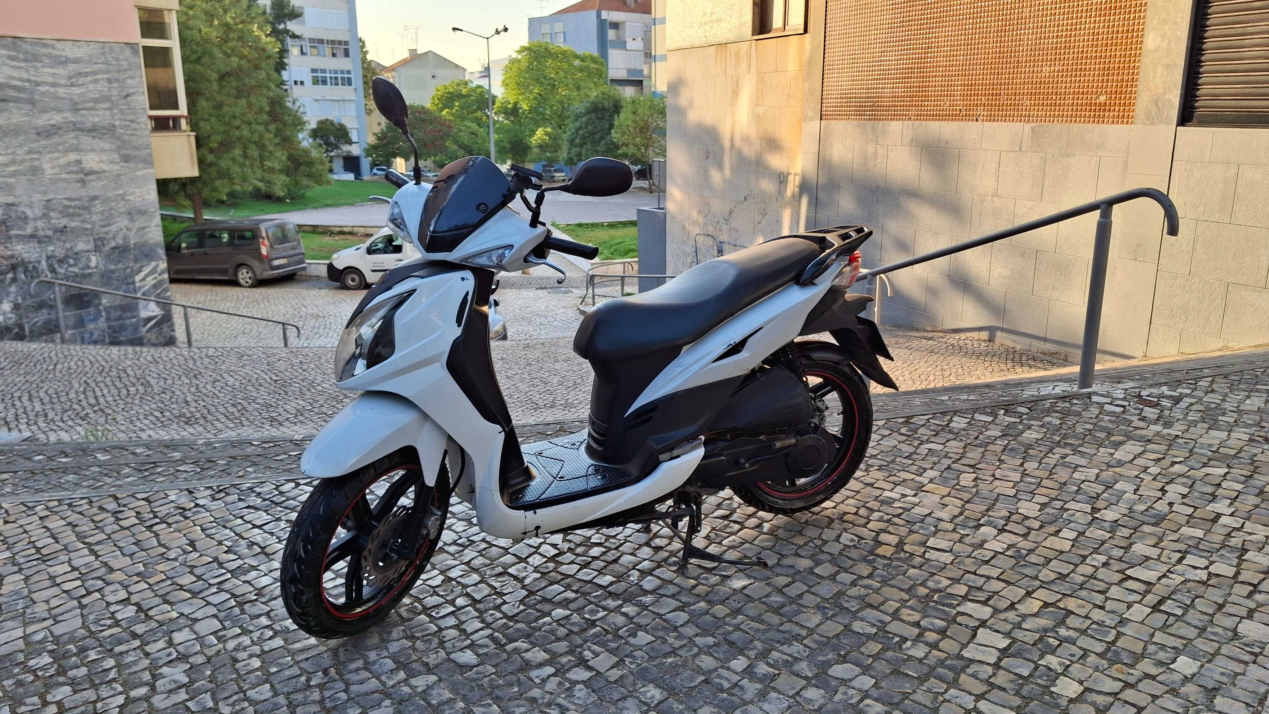 Motociclo Sym Symphony SR 125 CC