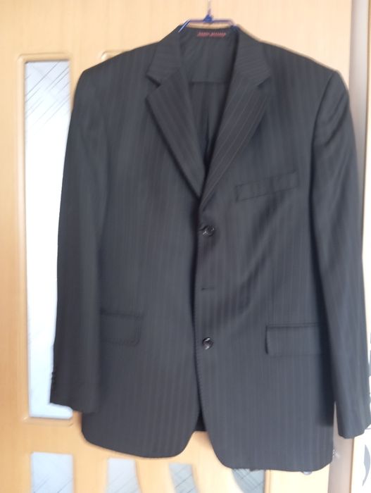 Чоловічий одяг дуже гарному стані різних кольорів