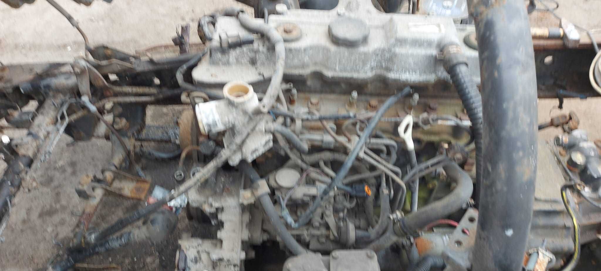 Mitsubishi Canter 2.8 Diesel 96r. silnik kompletny - uszkodzony