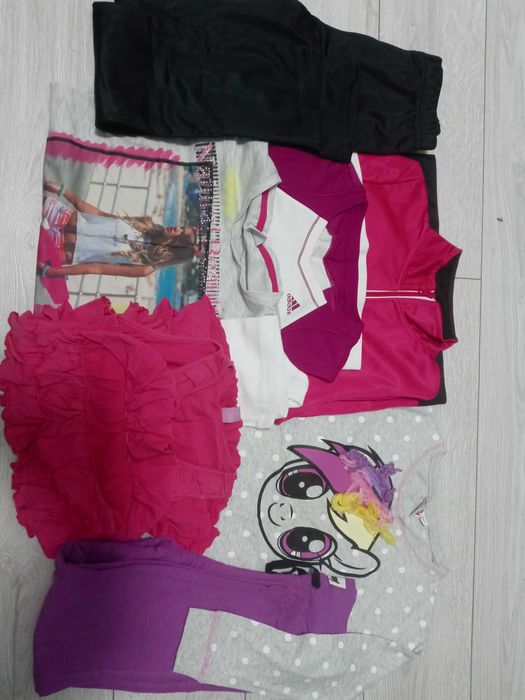 Zestaw ubrań dla dziewczynki 128/134