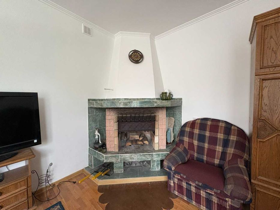 Продаж будинку з ремонтом та меблями в м.Золочів