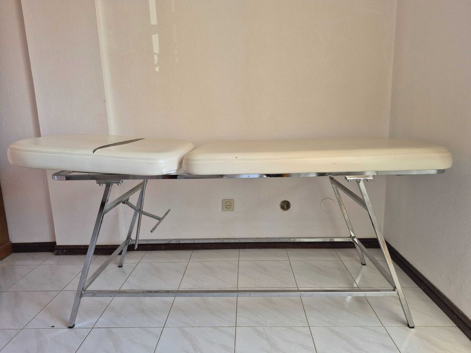 Mesa de massagem profissional branca