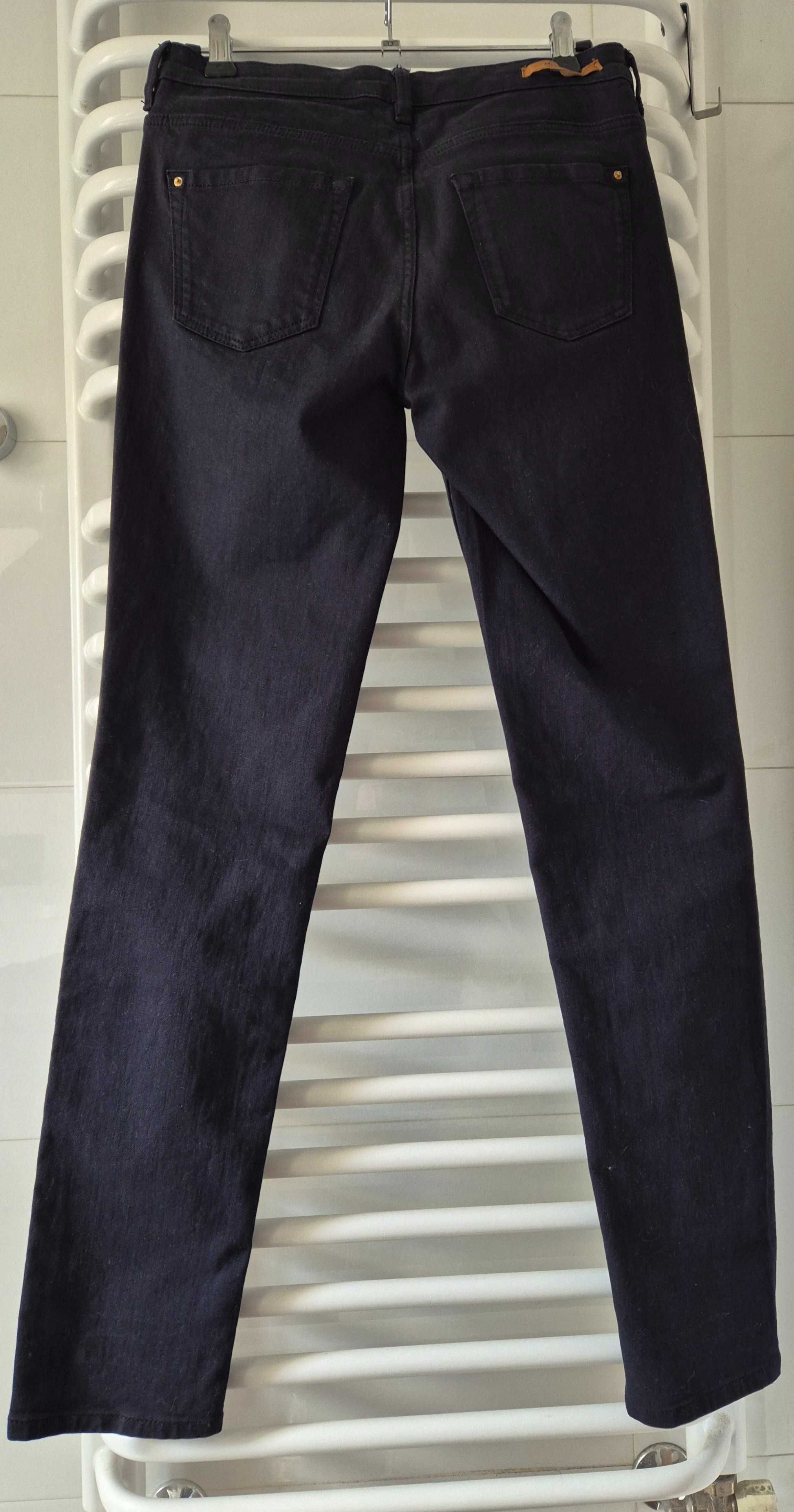 Czarne  spodnie damskie  Massimo Dutti R.38