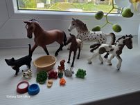 Zestaw koników Schleich z akcesoriami