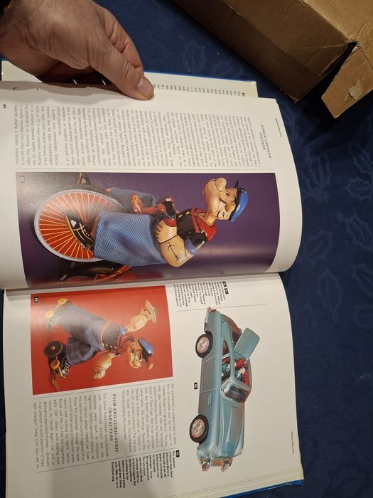 Livro brinquedos tin toys