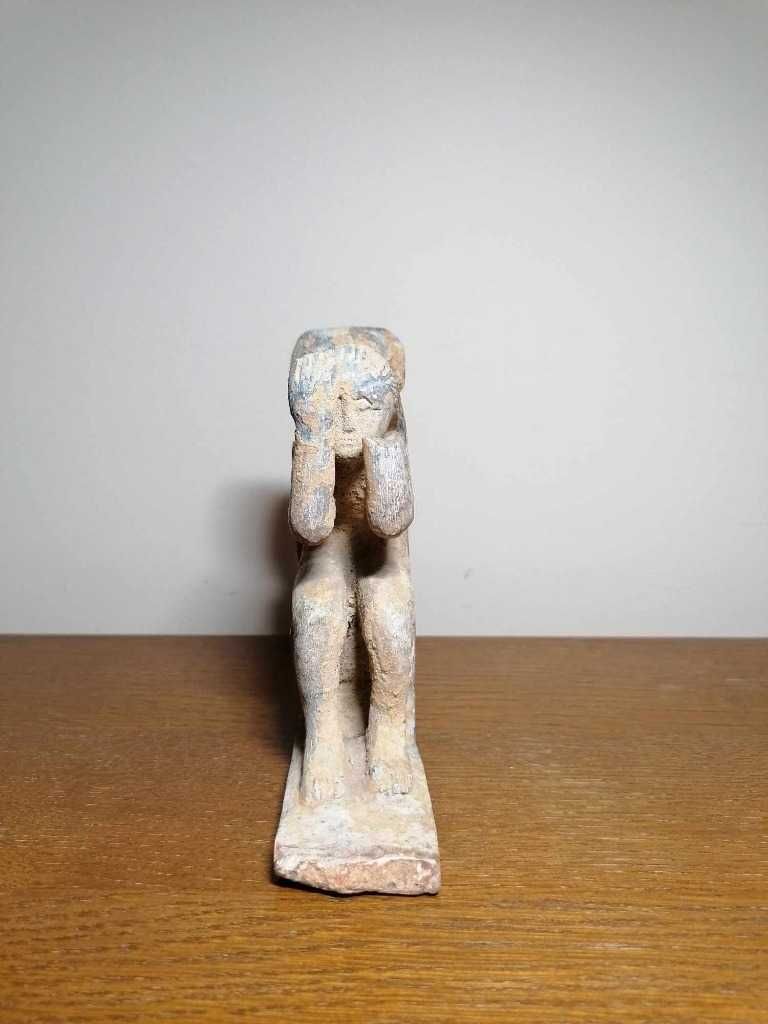 Figurka egipska - kobieta na tronie