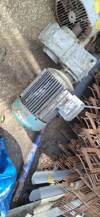 Motoreduktor silnik elektryczny z przekladnia