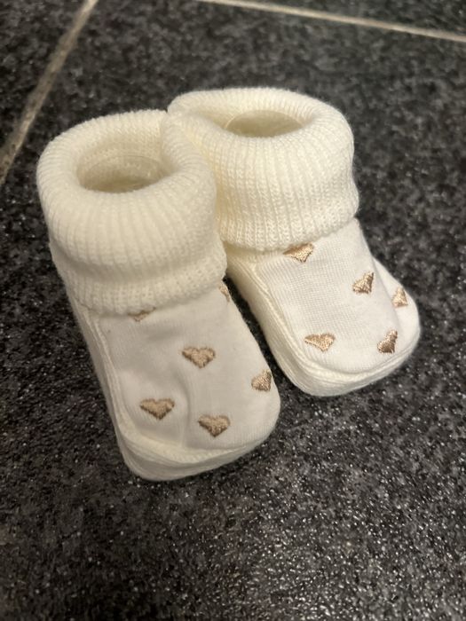 Lote IMBATÍVEL XL: 32 pares Botas/Sapatinhos de bebé ((0-6 meses) -