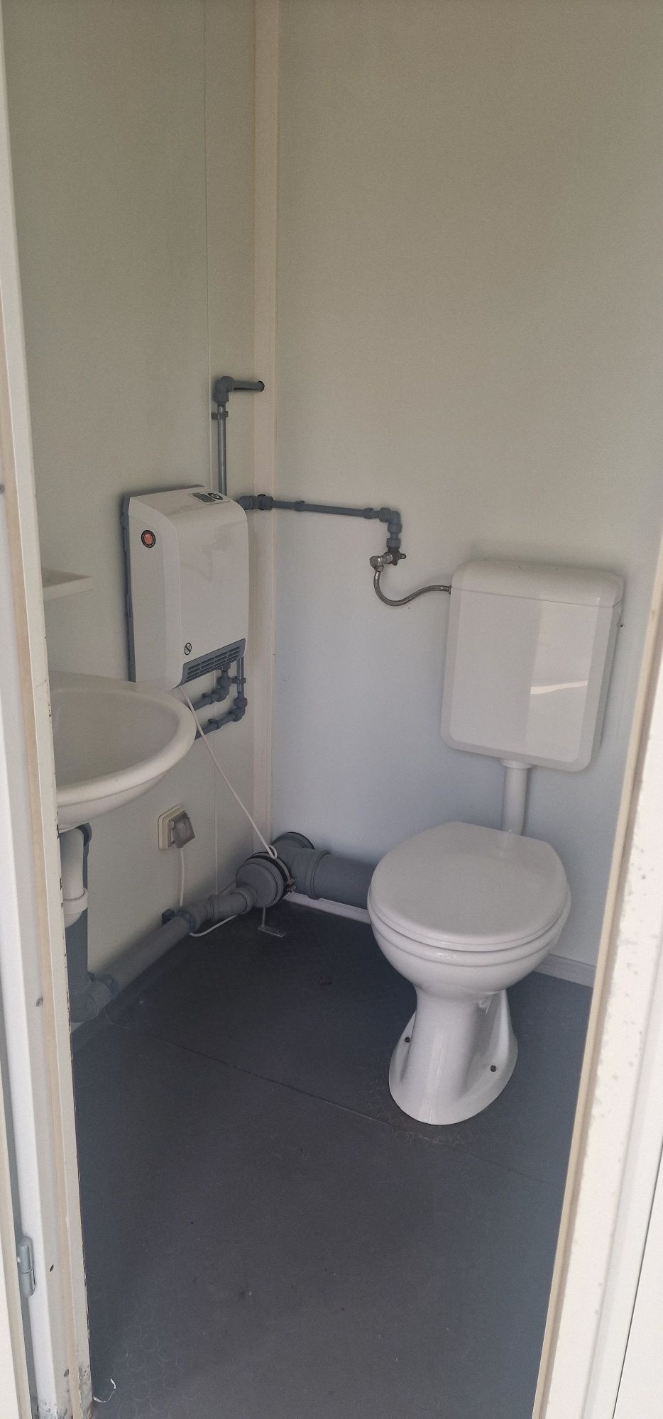 Kontener Sanitarny Wc Toaleta  Pisuar prysznice