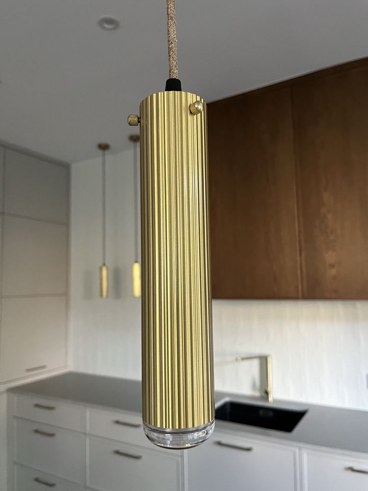 Lampy zlote zwisy nad wyspe x5 Globej Hubble
