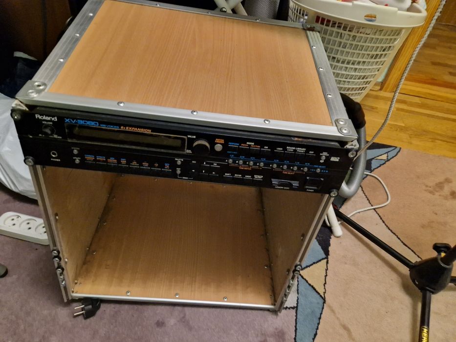 Рэковая стойка 19 inch в отличном состоянии