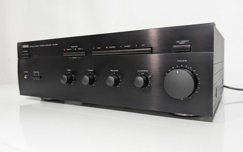Підсилювач Yamaha AX-390,має 80 Вт/канал/транзистори/8-16 Ом/Малайзія