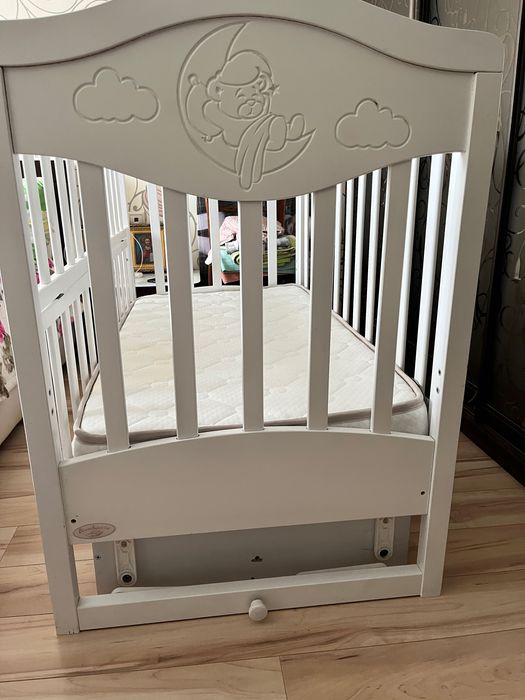 Дитяче ліжко з матрацом