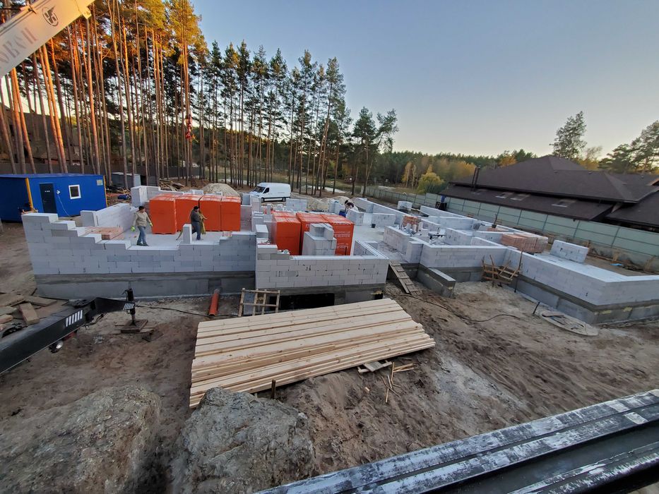 Будівництво будинків | Фундаменти | Газоблок | Дахи | Власна опалубка