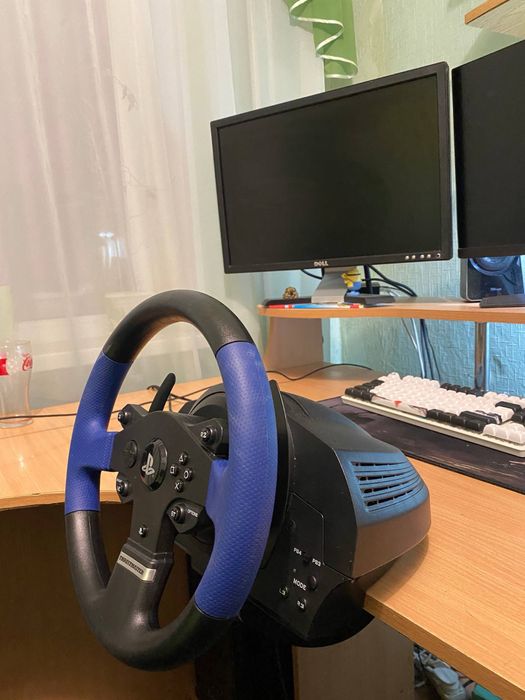 Продам игровой руль Thrustmaster T150( не logitech g25 , g27 g29 )