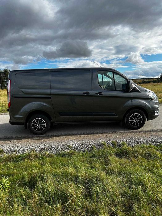 Wypożyczalnia samochodów dostawczych Wynajem busów dostawczych Ford