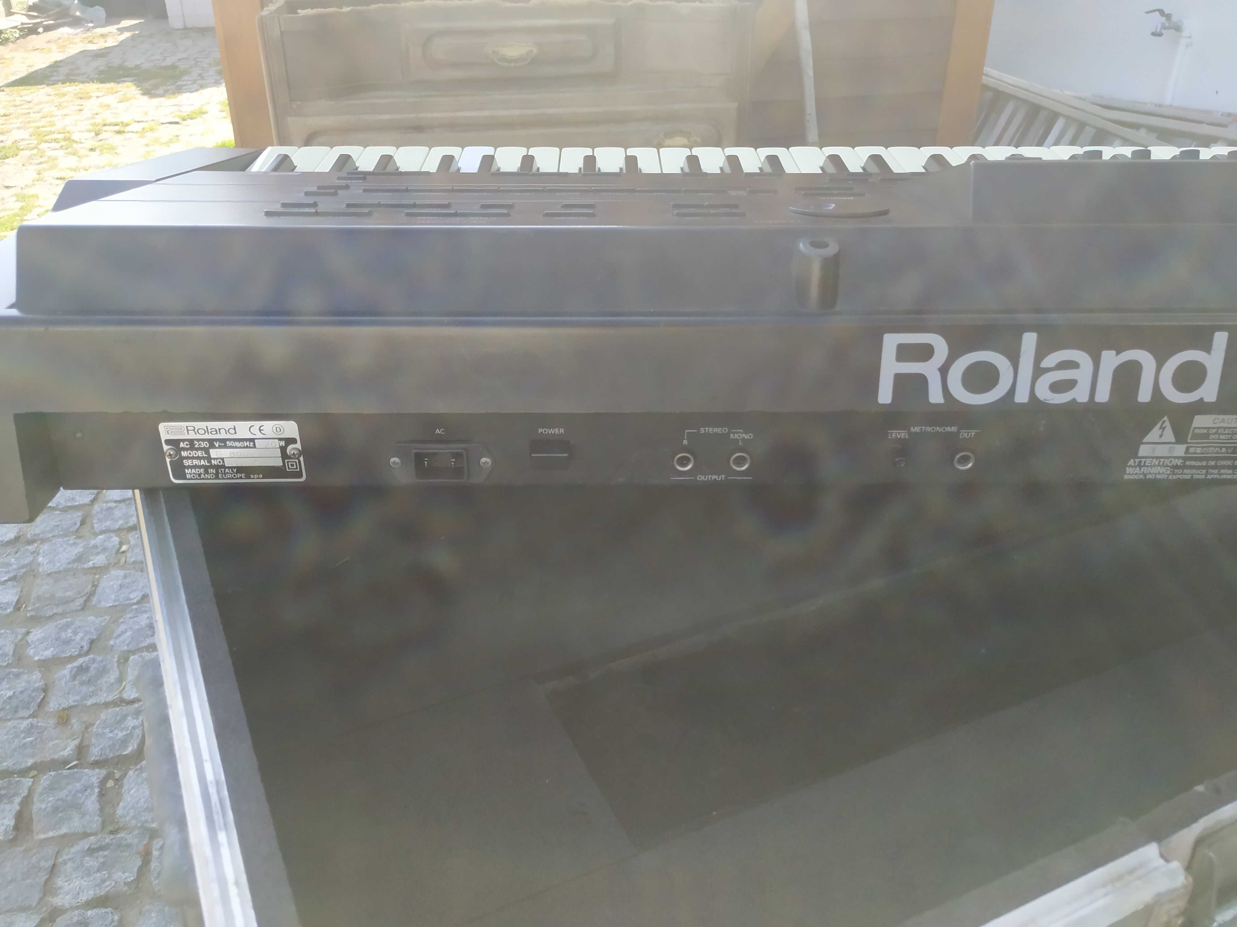 Sintetizador Roland G-800