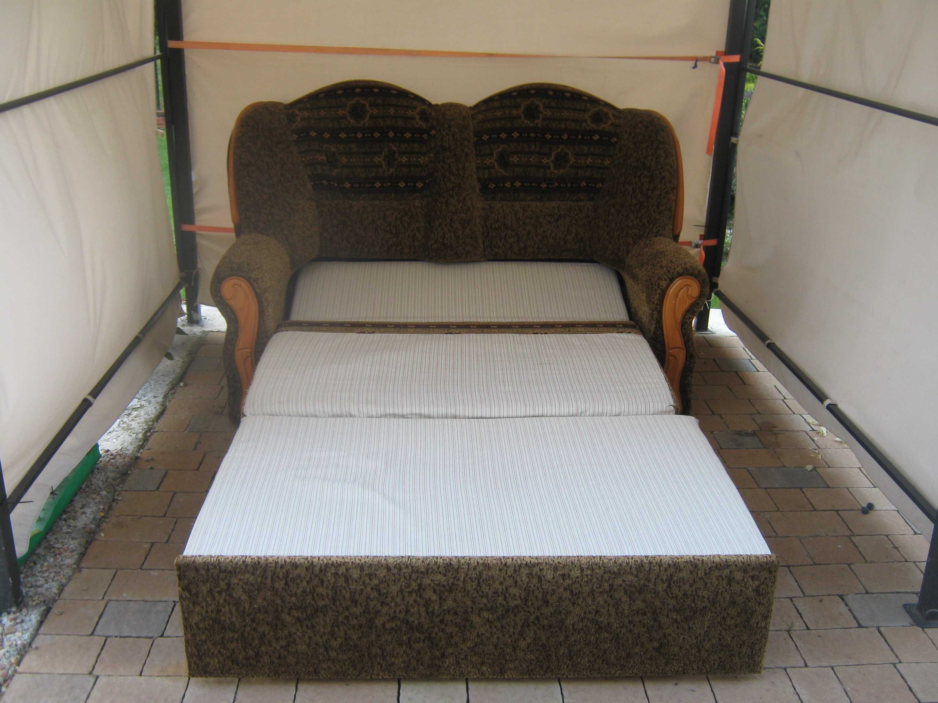 Sofa dwuosobowa  z funkcją spania