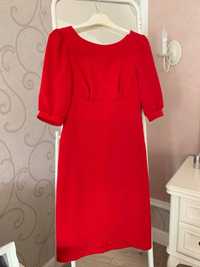 Czerwona, krótka sukienka na kazdą okazję
