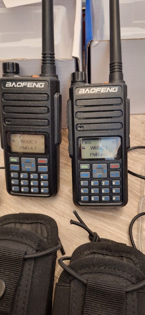 Baofeng 1801 DMR UV -komplet 2 sz wraz d dodatkowymi akcesoriami