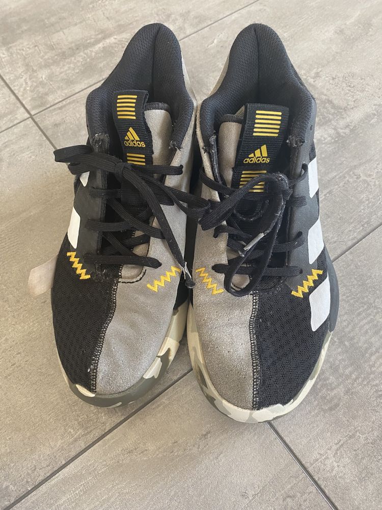 Buty Adidas chłopięce 38 2/3