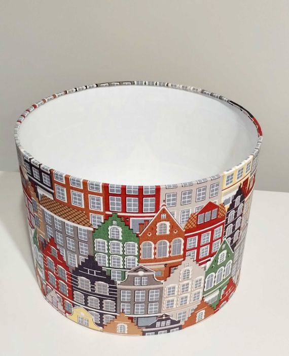 Nowy abażur z tkaniny "kolorowe kamieniczki" - śr30 x wys22cm