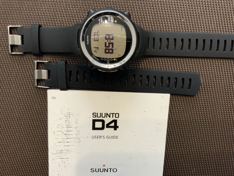 Годинник компьютер SUUNTO D4