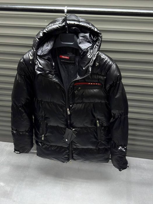 Куртка нова  Prada