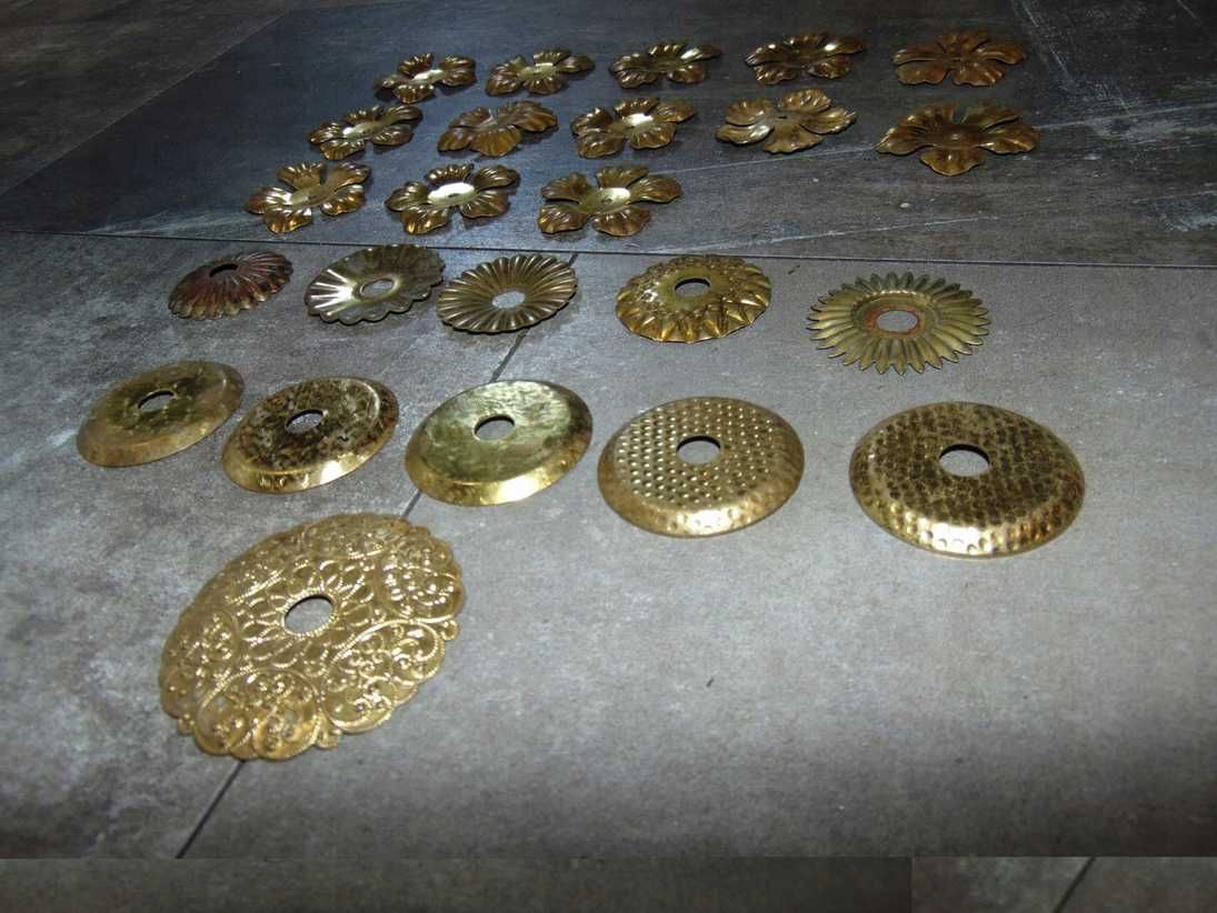 Stara mosiężna aplikacja do mebel,zegar,lampa,cena za 1