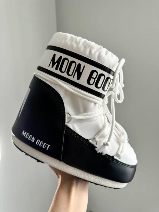 Зимові снігові чоботи жіночі мунбут Moon Boot білі унісекс