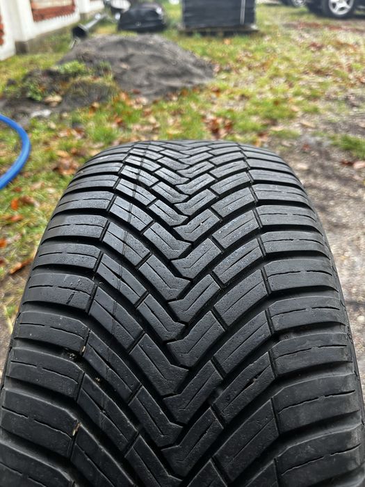 Opona Continental AllseasonContact 205/55 R16 H XL 205/55/16