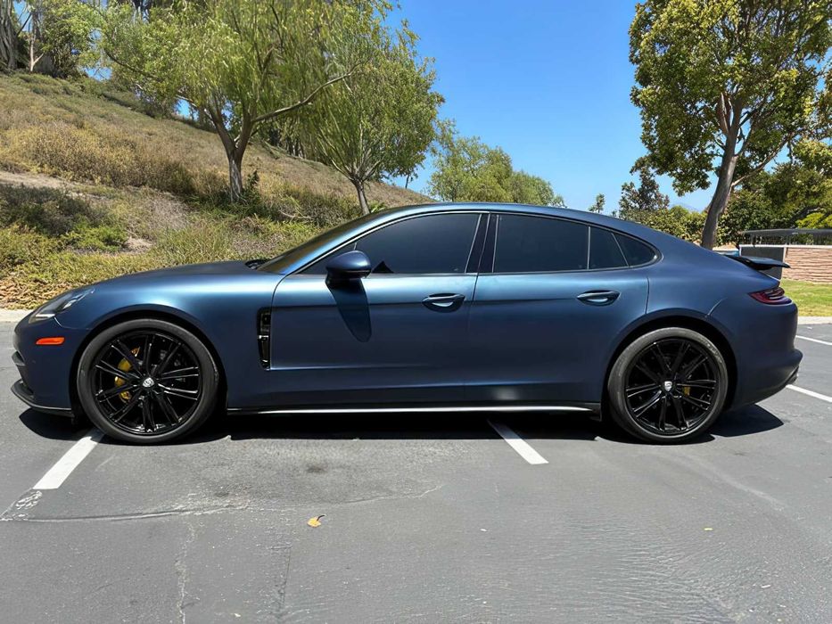 Porsche Panamera      2018