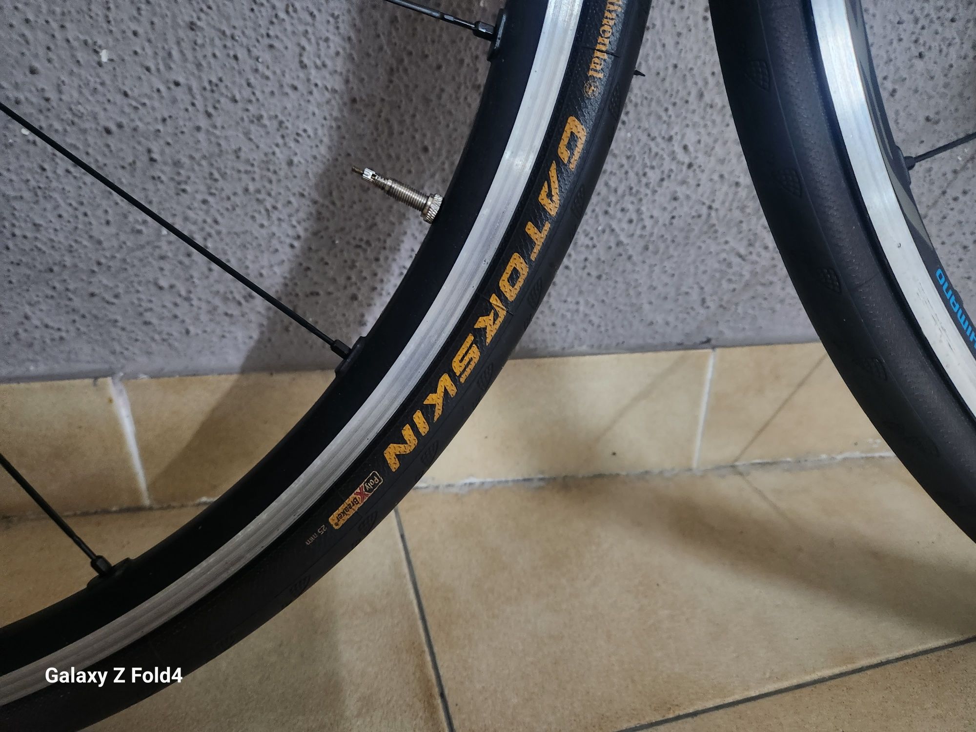 Rodas Shimano RS alumínio com tubulates novos