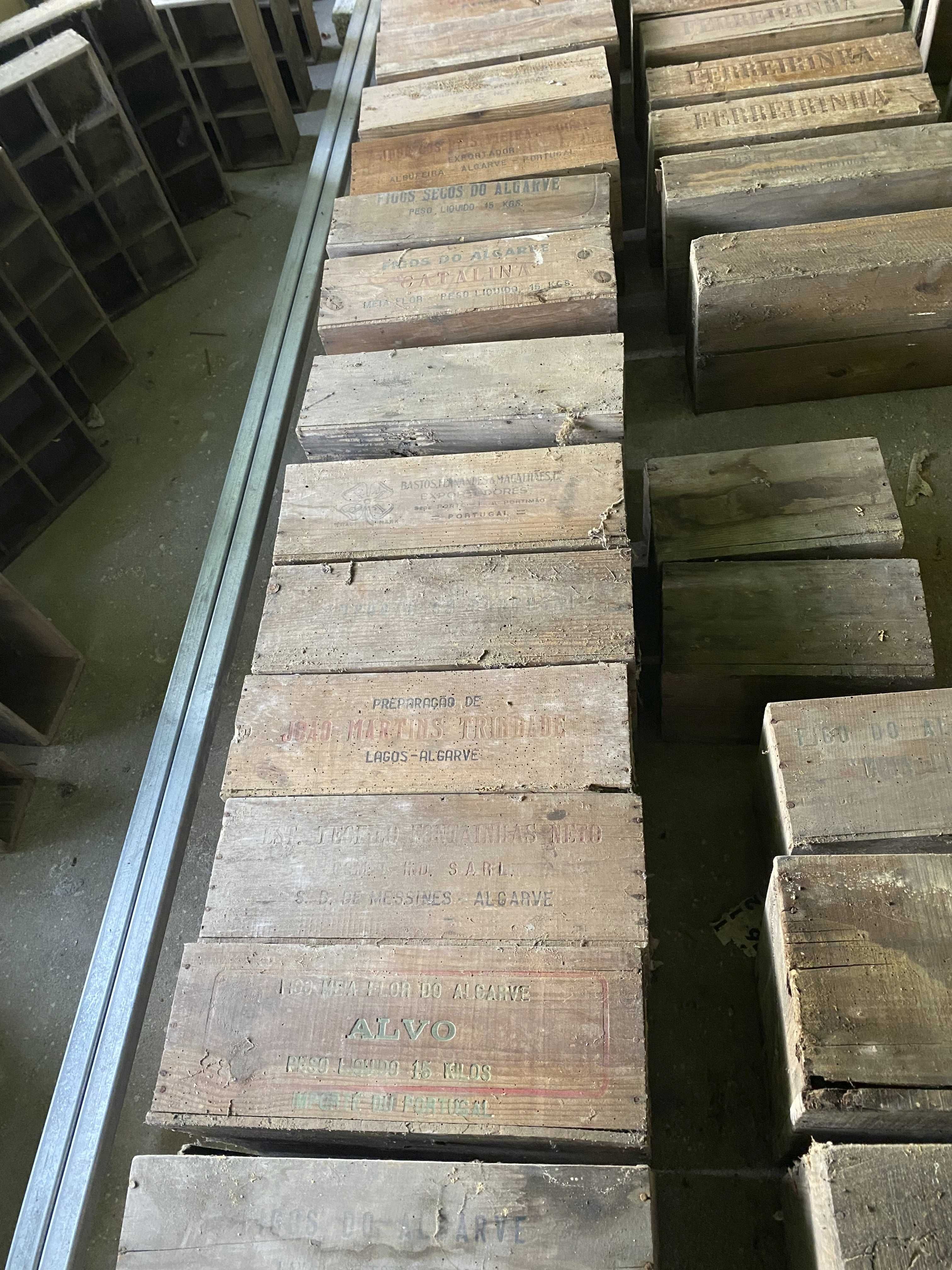 caixas de madeiras antigas