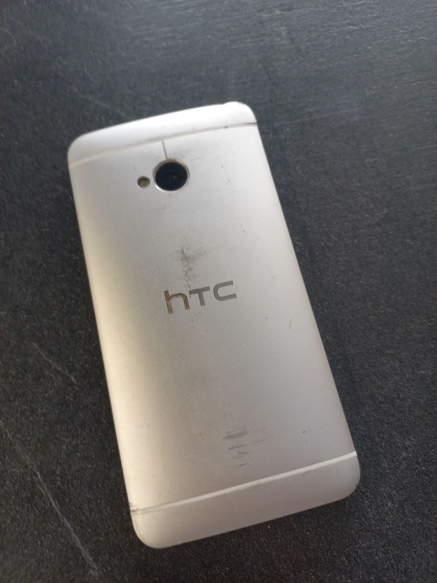 Телефон HTC ONE M8