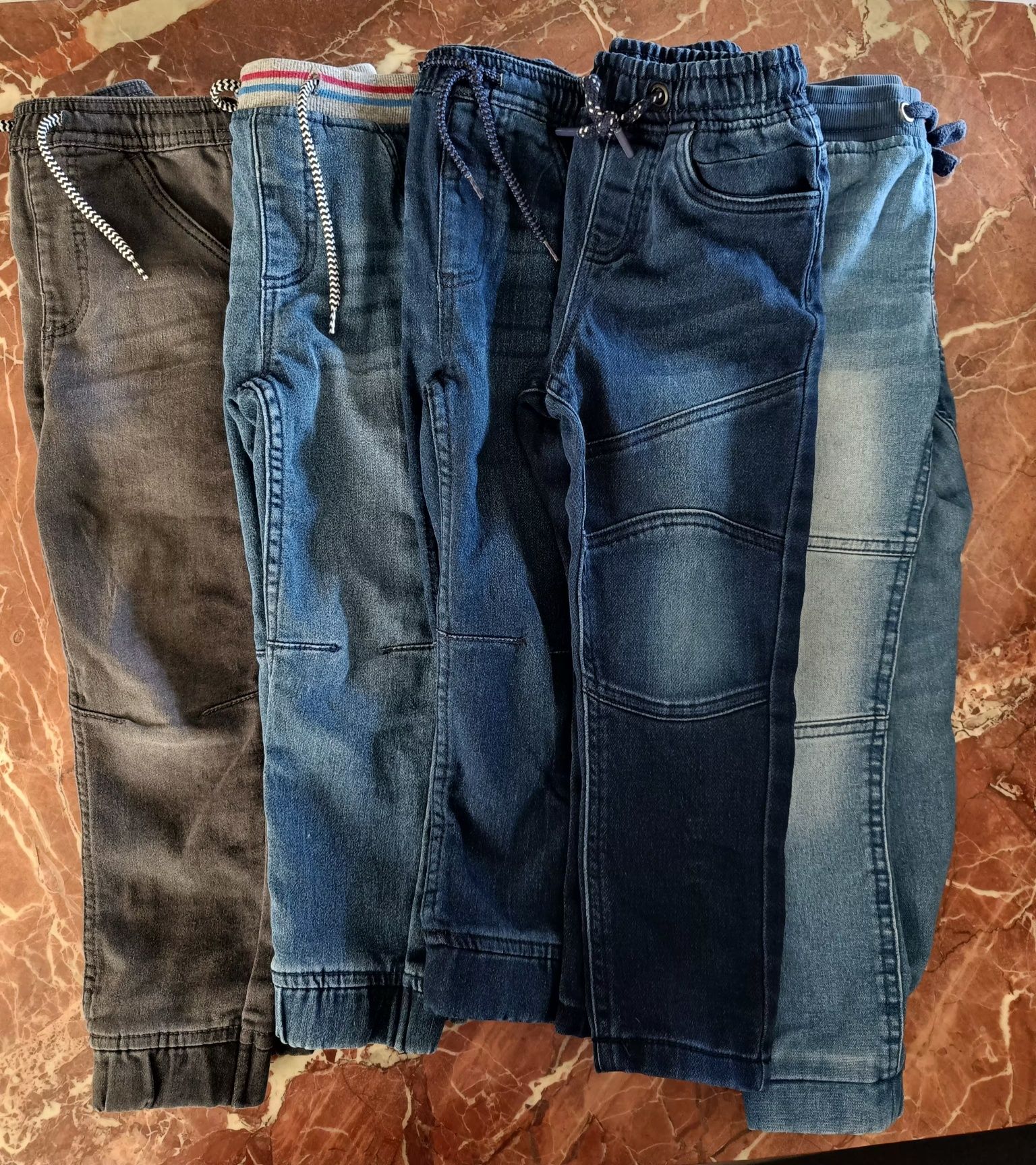 Spodnie jeans dla chłopca 110