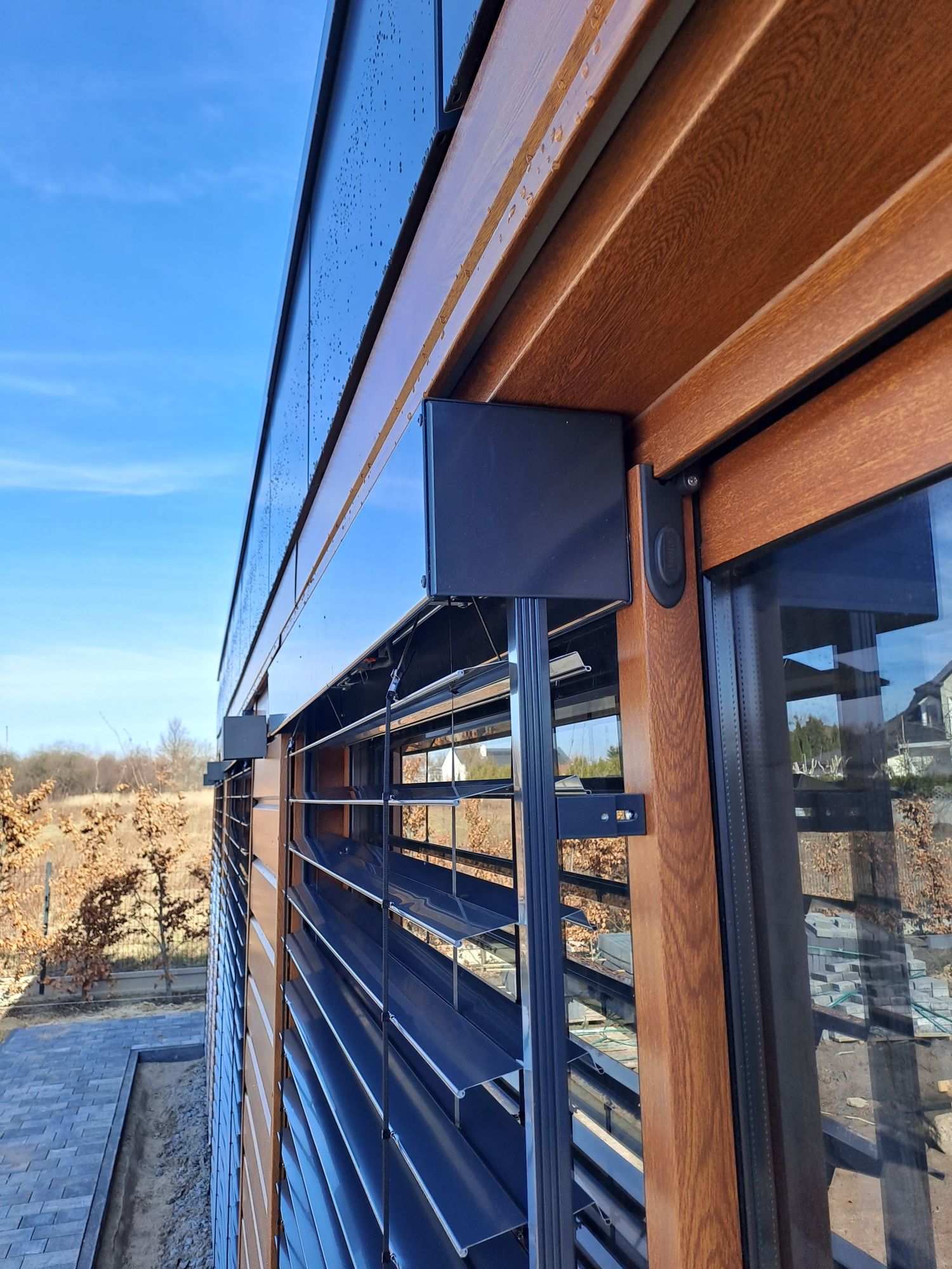 Żaluzje fasadowe z90 c80 pergola aluminiowa