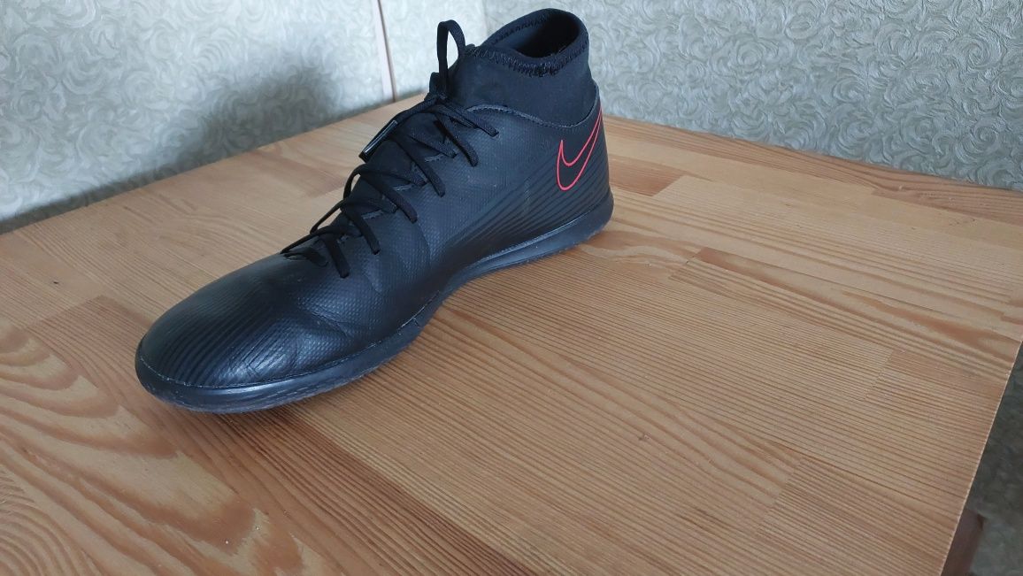 футзалки найк mercuriai
