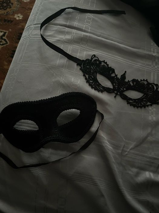 Маски карнавальні