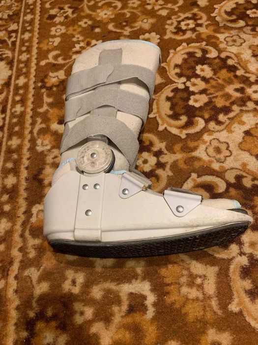 Ортопедичний чобіт