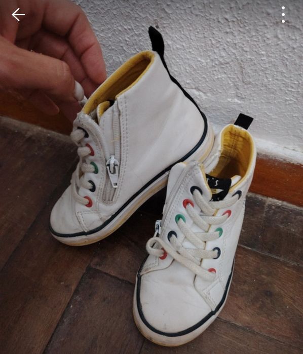 Tênis Lefties número 24.