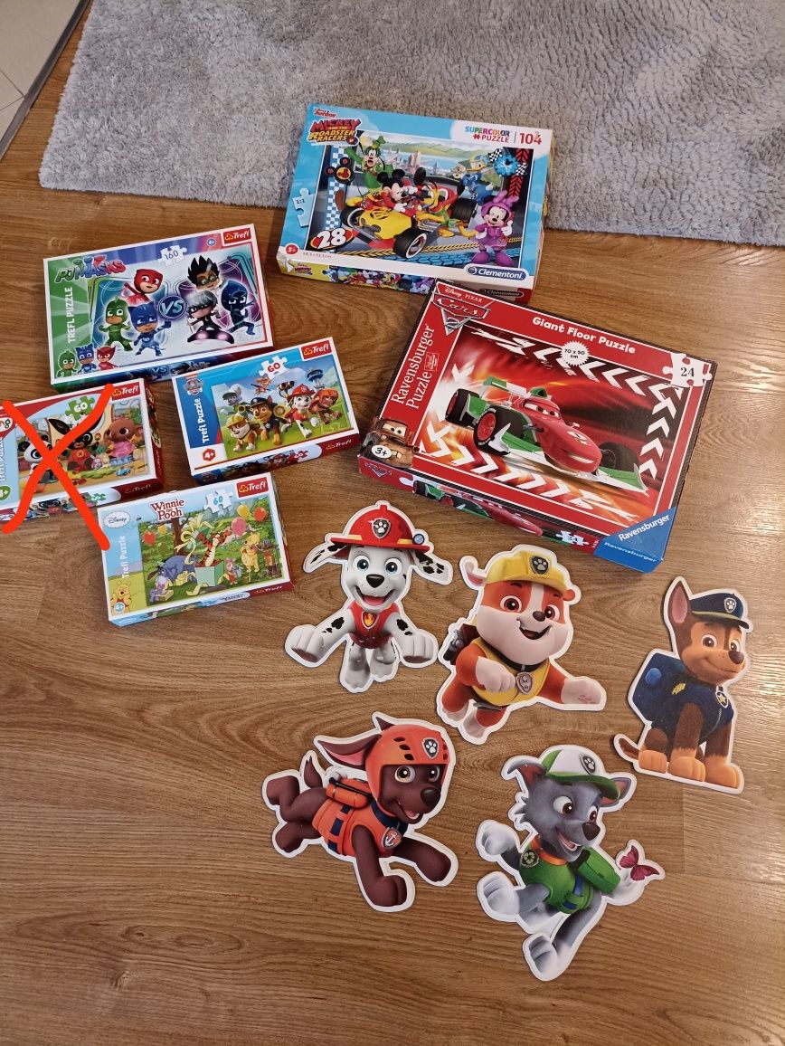 Puzzle, naklejki na ścianę.