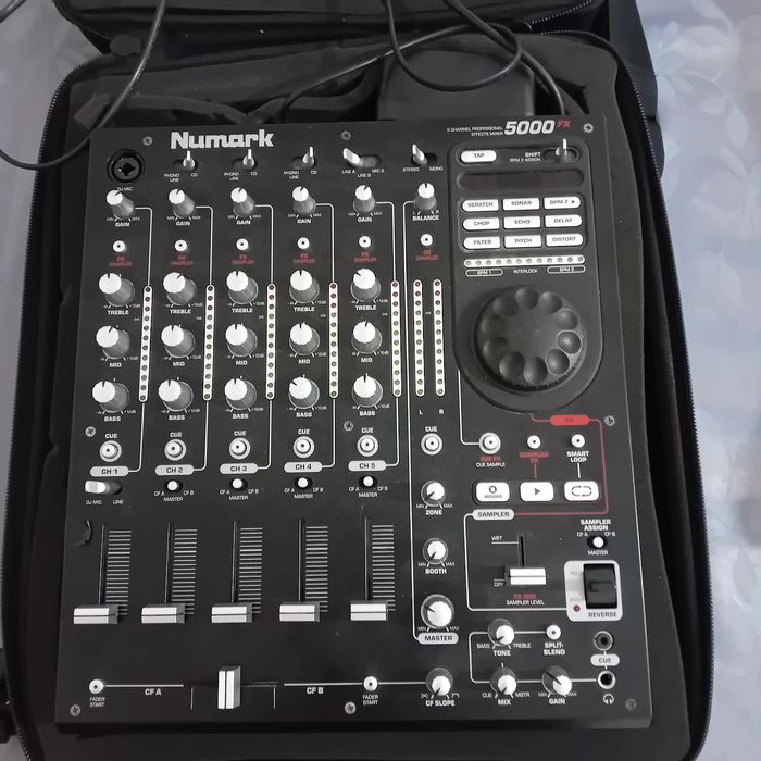 Mesa de Mistura Numark 5000 FX